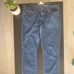 Blue skinny jeans
